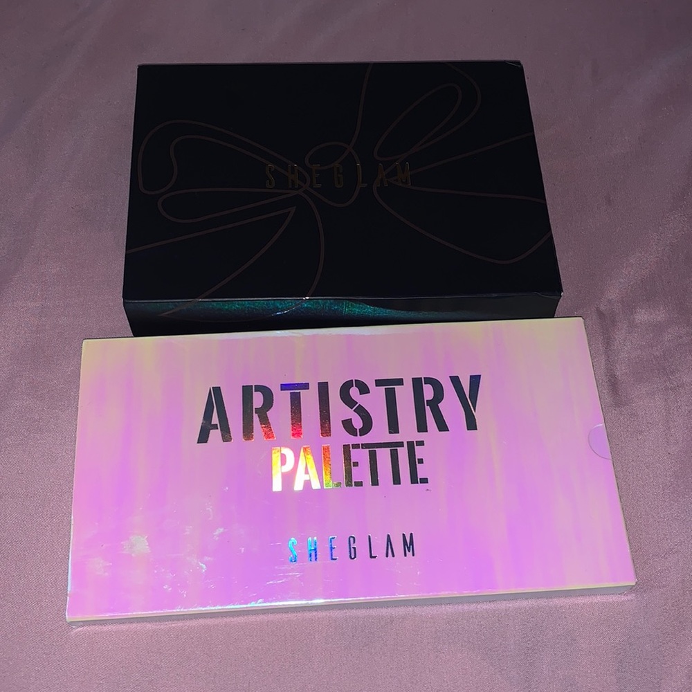 Eyeshadow PALETTE & LIPSTICK